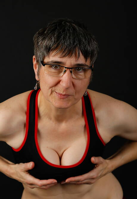 TAC Amateurs are excited to present you with a xxx photo gallery showcasing Hot Milf xxx gallery 271767