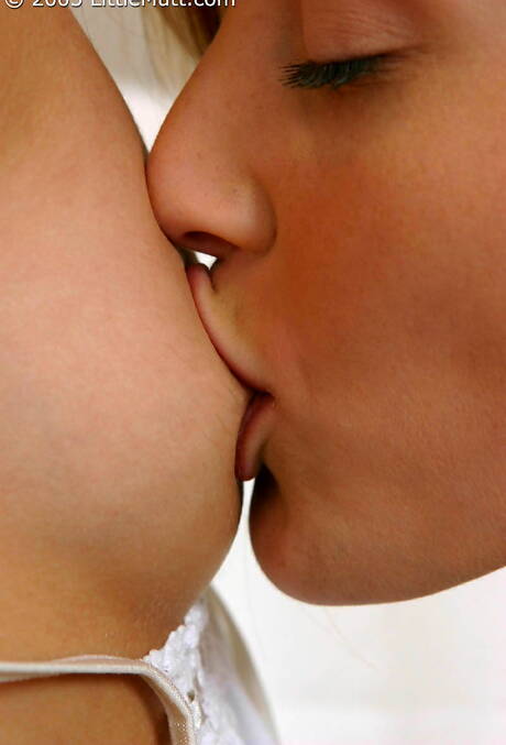 Little Mutt pleased to share with you xxx picture gallery with Skylynn and Carli in some playful lesbian foreplay